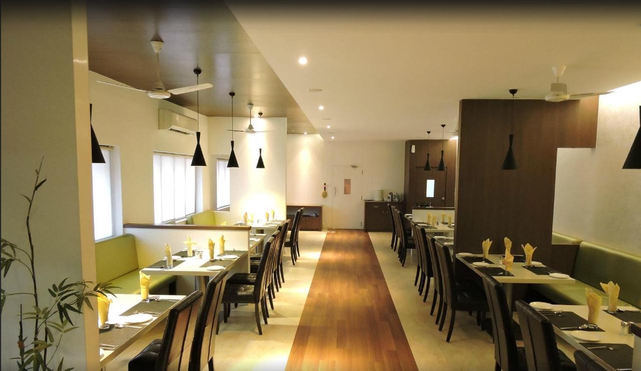Gayathri Hotels 티루푸르 외부 사진